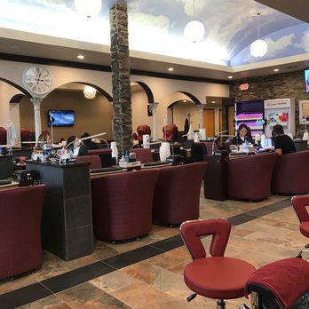 TNL Nails - Main area - Nail Salons Near Me - Omaha, Nebraska