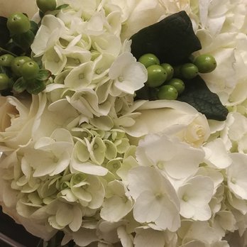 Vons - Bridal Bouquet by Sara - Grocery Near Me - Orange, California