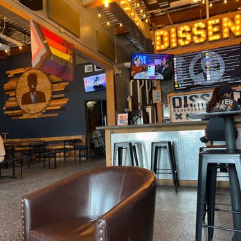 Dissent Craft Brewery - Breweries Near Me - Saint Petersburg, Florida