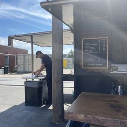 Fire & Co - Prices and pizza making
