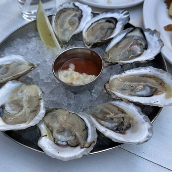 Neptune Oyster - Oysters before - Seafood Near Me - Boston, Massachusetts