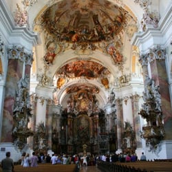 St. Alexander und Theodor Basilika Benediktinerabtei - Innenraum der Basilika