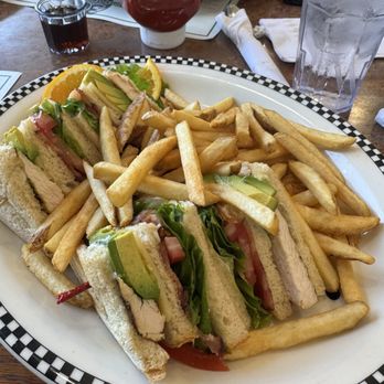 Black Bear Diner Menifee - Chicken Chicken Avocado Club - Diners Near Me - Menifee, California