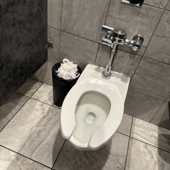 Planet Fitness - Another dirty bathroom w/ a full trashcan - Gyms Near Me - New Caney, Texas Planet Fitness - Another dirty bathroom w/ a full trashcan - Gyms Near Me - New Caney, Texas