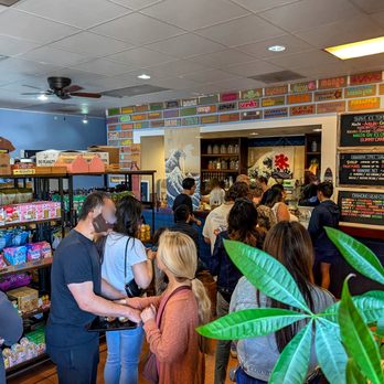 Diamond Head General Store - line at 2pm on a Sunday - Hawaiian Near Me - San Bruno, California Diamond Head General Store - line at 2pm on a Sunday - Hawaiian Near Me - San Bruno, California