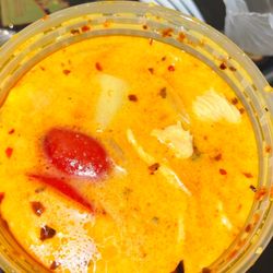 Drunken Noodles Taste Of Thai - Yellow chicken curry lunch   @hybrideater