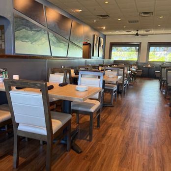 Bonefish Grill - Seating - Seafood Near Me - N. Myrtle Beach, South Carolina