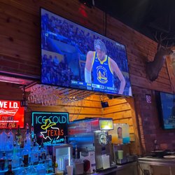 Texas Roadhouse - Large TV's