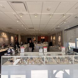 Kay Jewelers - Front Entrance