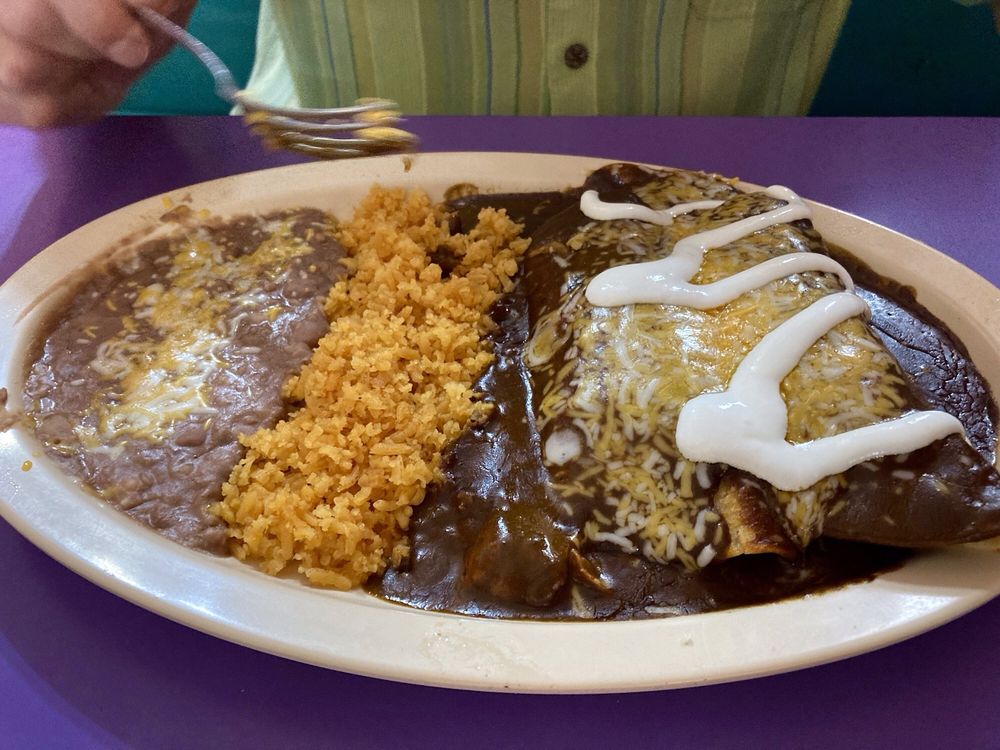 Mayas Mexican Restaurant