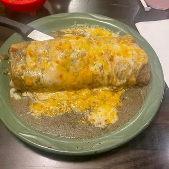 Chretin's Restaurant & Cantina - Chili verde burrito - Mexican Near Me - Yuma, Arizona