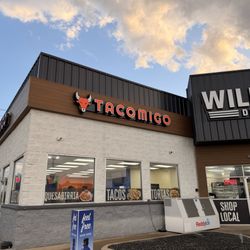 Exxon Mobil - Williams Drive Convenience store and TacoMigo Taco stand.
