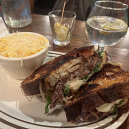 Braised Short-Rib Sandwich Mac and cheese