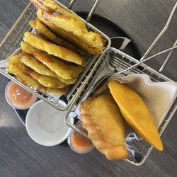 La Costenita - Tostones Empanada de Queso Ecuatoriana