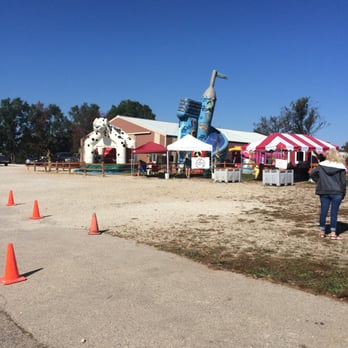 Windy Acres Farm - Fun for the kids - Pumpkin Patches Near Me - Geneva, Illinois