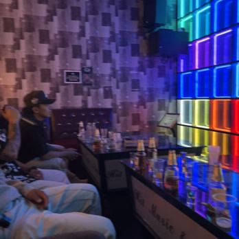 No.18 Karaoke - Bars Near Me - Chicago, Illinois