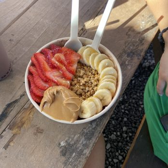 Sweet Hula - Hula bowl - large - Acai Bowls Near Me - Kihei , Hawaii