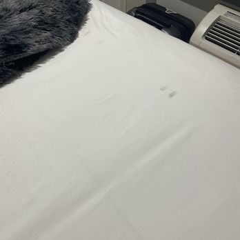 Hotel Avanti - Dirty sheets - Hotels Near Me - Santa Maria, California Hotel Avanti - Dirty sheets - Hotels Near Me - Santa Maria, California