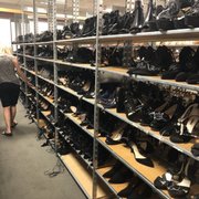 dillards clearance center shoes
