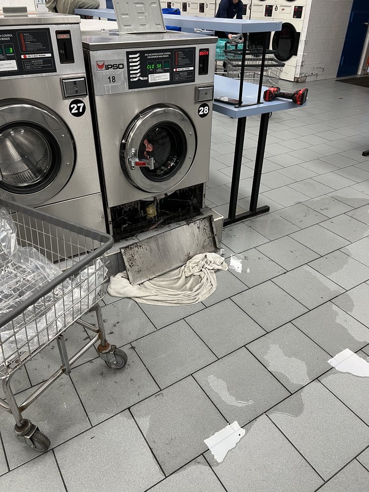 LAUNDRY KING Updated October 2024 25 Photos & 81 Reviews 9814 4th