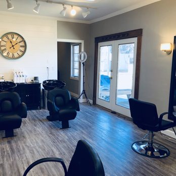 Salon Five One Five - Styling Area - Hair Salons Near Me - Fort Dodge, Iowa Salon Five One Five - Styling Area - Hair Salons Near Me - Fort Dodge, Iowa