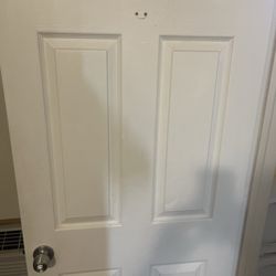 Rodeway Inn Hurricane - Zion National Park Area - Broken/ missing coat hook and incorrect function lock in bathroom door