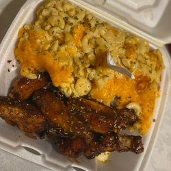 Tiff's Soul Food - Baked Mac Wings