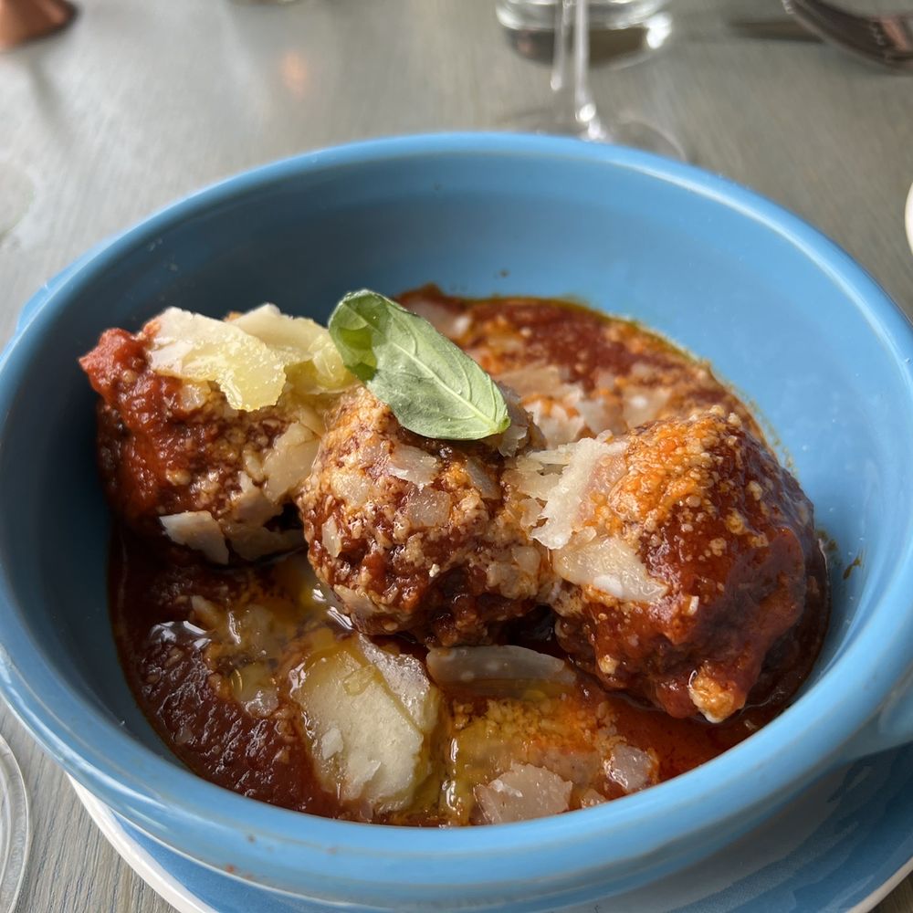Song E Napule - Rutherford - Meatballs - Pizza Near Me - Rutherford, New Jersey