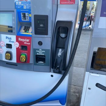 Chevron - a gas pump at a gas station - Gas Stations Near Me - Gilroy, California Chevron - a gas pump at a gas station - Gas Stations Near Me - Gilroy, California