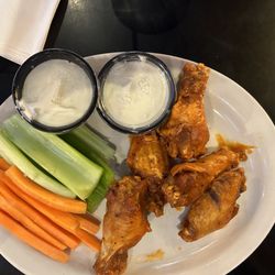 Olde Town Tavern & Grille - Hot wings
