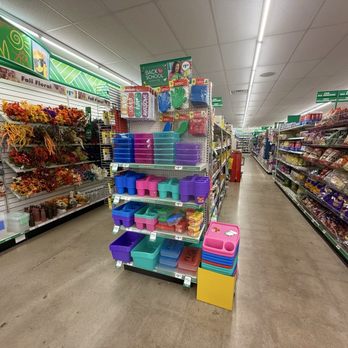 Dollar Tree - End Cap - Discount Store Near Me - Newark, Texas