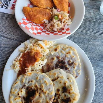 L'Roco Grill - All around delicious - Salvadoran Near Me - San Jose, California L'Roco Grill - All around delicious - Salvadoran Near Me - San Jose, California