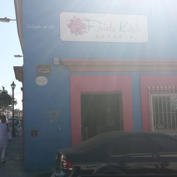 Frida Kahlo - Fachada lateral desde la calle Armenta y López - Art Galleries Near Me - Oaxaca, OAX Frida Kahlo - Fachada lateral desde la calle Armenta y López - Art Galleries Near Me - Oaxaca, OAX