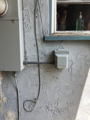Icy Electrical Logo