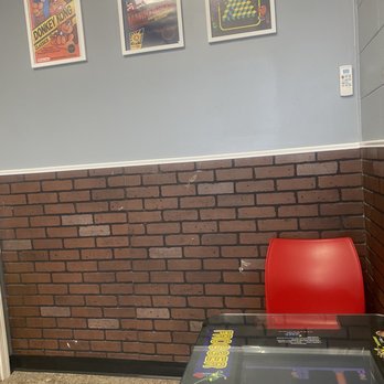 Tendermacs - Back hallway - Soul Food Near Me - Chesapeake, Virginia