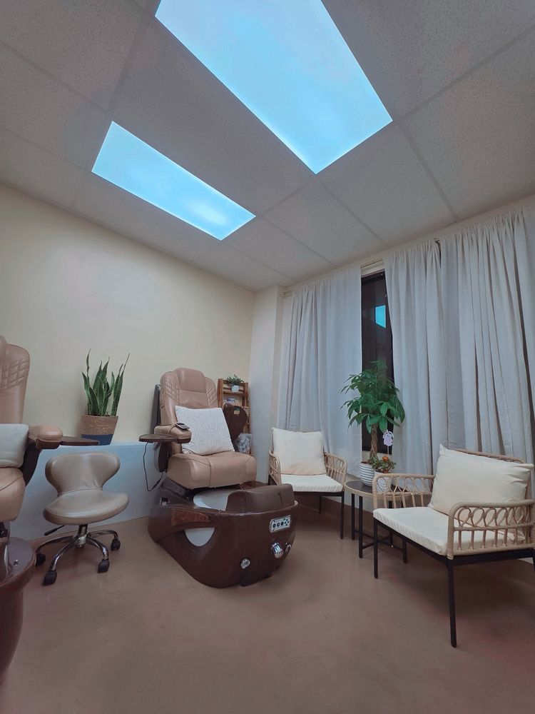 Beyond Beauty Nail Studio Logo