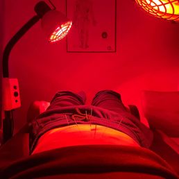 My acupuncture section about 30 min. This helping my stomach pain, lift up my digestive system and fuel my energy.