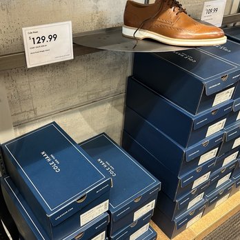 DSW Designer Shoe Warehouse - Shoe Stores Near Me - Novato, California DSW Designer Shoe Warehouse - Shoe Stores Near Me - Novato, California