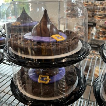 Oakmont Bakery - Halloween chocolate cake. Can't remember if it's cookie or brownie based. - Bakeries Near Me - Oakmont, Pennsylvania Oakmont Bakery - Halloween chocolate cake. Can't remember if it's cookie or brownie based. - Bakeries Near Me - Oakmont, Pennsylvania