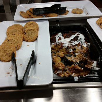 Golden Corral Buffet & Grill - That thing to the right is what's left of a dried out pan of bread pudding. Trust me. RIP. But who wants dessert after a meal? - American Near Me - Temple, Texas