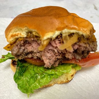 Fete - Close up of burger slider - New American Near Me - Honolulu, Hawaii