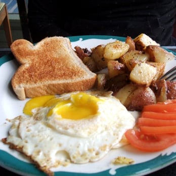 The Only Cafe - EGGS OVEREASY, TOAST, TOMATOES AND HASH BROWNS - Pubs Near Me - Toronto, Ontario
