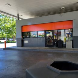 Exterior photo of 76 Fuel Station - Dixon, California Exterior photo of 76 Fuel Station - Dixon, California