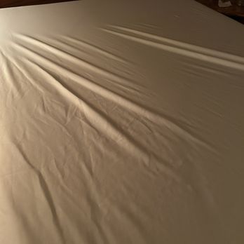 Tempur-Pedic Flagship Store - Bellevue - this is the mattress cover. How would YOU like to put your sheet over this puckering piece of junk!!!!!! - Mattresses Near Me - Bellevue, Washington Tempur-Pedic Flagship Store - Bellevue - this is the mattress cover. How would YOU like to put your sheet over this puckering piece of junk!!!!!! - Mattresses Near Me - Bellevue, Washington