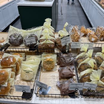Tous Les Jours - Inside - Bakeries Near Me - Chantilly, Virginia Tous Les Jours - Inside - Bakeries Near Me - Chantilly, Virginia