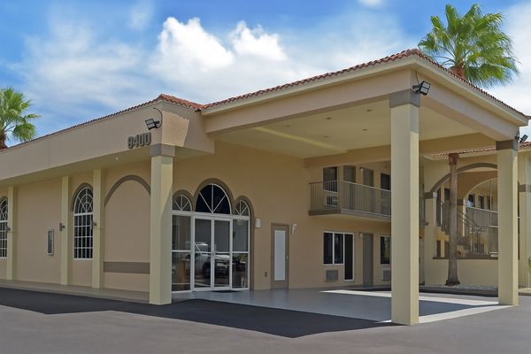 Serena Inn by null