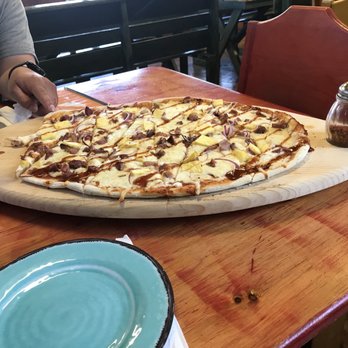 El Merendero del Lobo - Huge pizza - Mexican Near Me - Maneadero, BCN