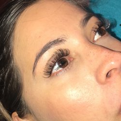 Stay Fresh Skin Bar - Full set of classic lash extensions!