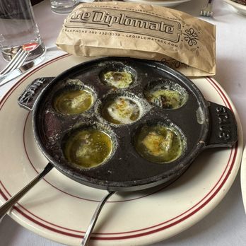 Le Diplomate - $19 escargot - Brasseries Near Me - Washington, DC, District of Columbia Le Diplomate - $19 escargot - Brasseries Near Me - Washington, DC, District of Columbia