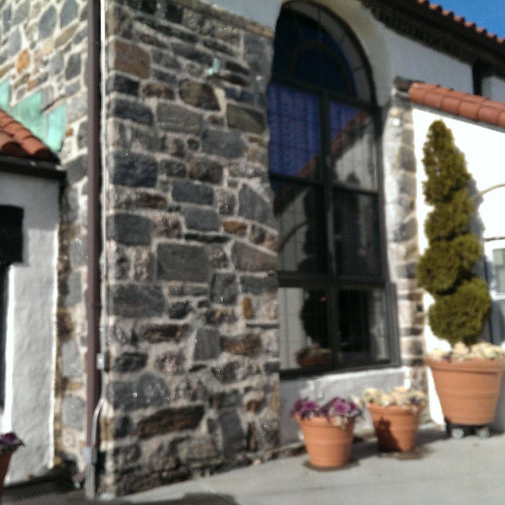 Douglaston Manor - Exposed brick exterior (some parts) - Venues & Event Spaces Near Me - Douglaston, New York Douglaston Manor - Exposed brick exterior (some parts) - Venues & Event Spaces Near Me - Douglaston, New York